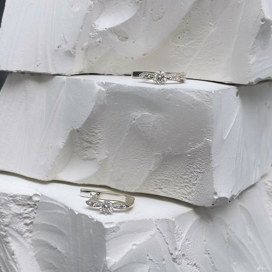 Золотые серьги с бриллиантами 585пр. вес: 1,84гр