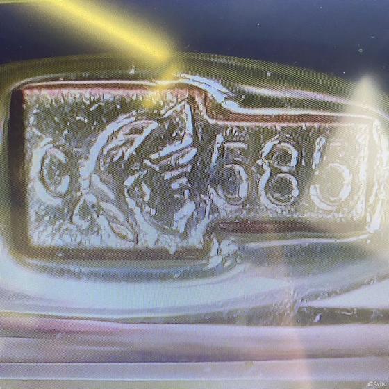 Золотое кольцо с камнями 585пр. размер: 15,9