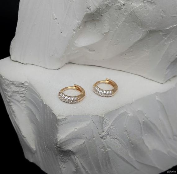 Золотые серьги с камнями 585пр. вес: 1,39гр