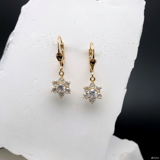 Золотые серьги с камнями 585пр. вес: 3,15гр