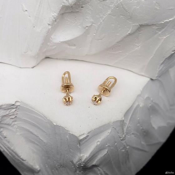 Золотые серьги с бриллиантами 585пр. вес: 1,53гр