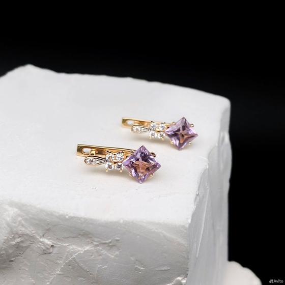 Золотые серьги с камнями 585пр. вес: 2,08гр