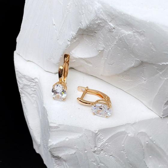 Золотые серьги с камнями 585пр. вес: 2,84гр