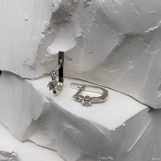 Золотые серьги с бриллиантами 585пр. вес: 1,84гр