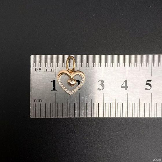 Золотая подвеска с камнями 585пр. вес: 0,55гр